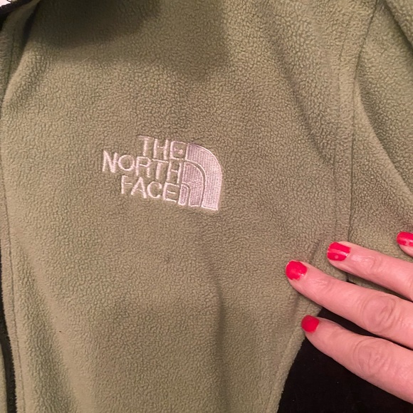 Ladies North Face Jacket - Picture 5 of 5